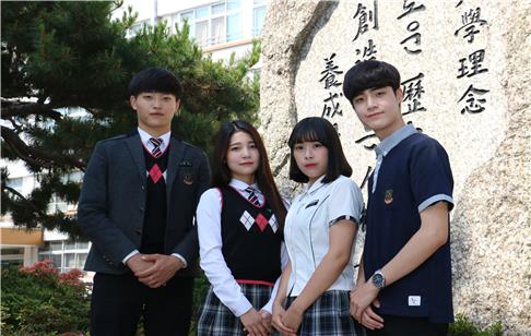 경북공고 교복 :(왼쪽부터) 동복, 춘추복, 하복, 생활복 이미지